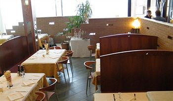 Park E Mobil Hotel 3*